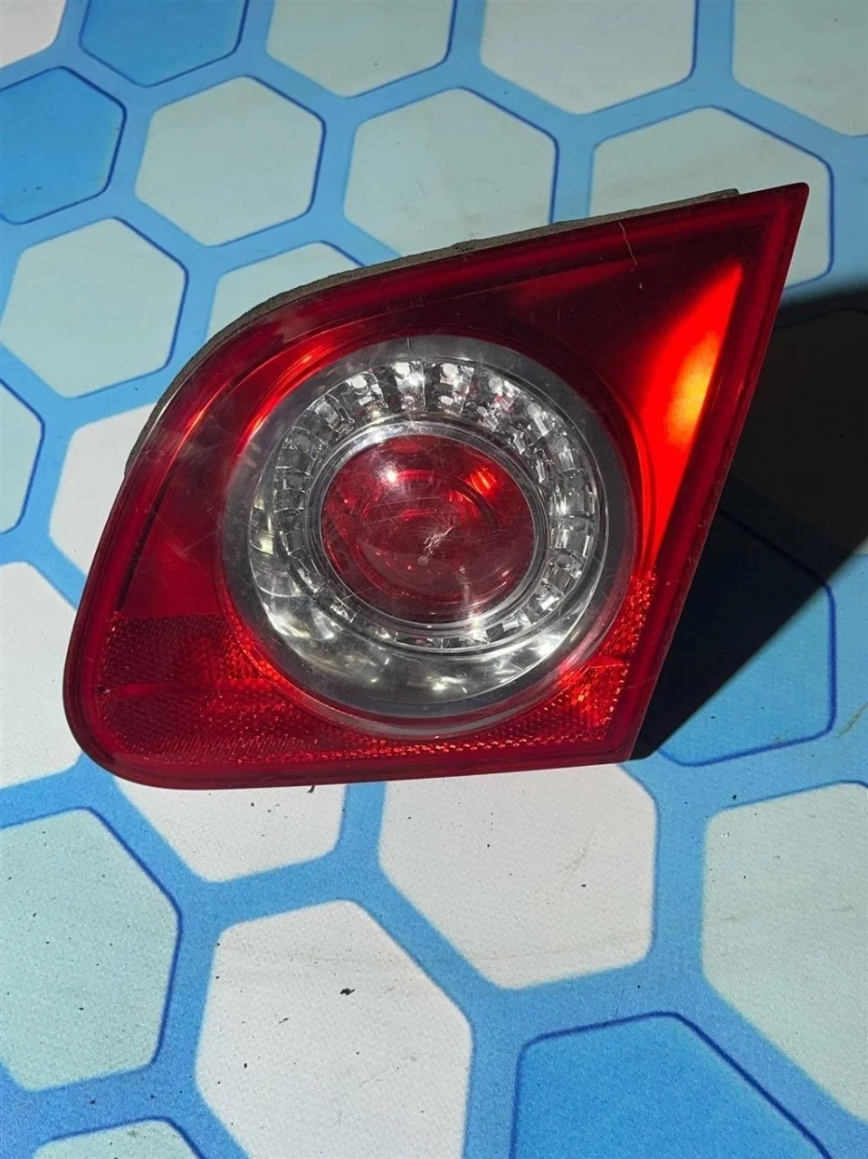 Фонарь задний внутренний правый VW Passat 2005-2010 B6