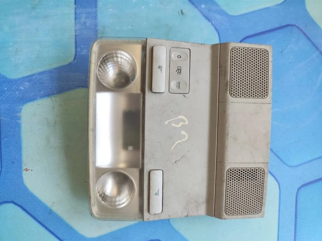 Плафон освещения салона VW Passat 2005-2010 B6