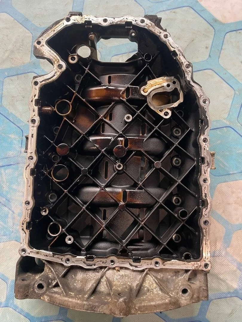 Поддон масляный двигателя VW Passat 2005-2010 B6