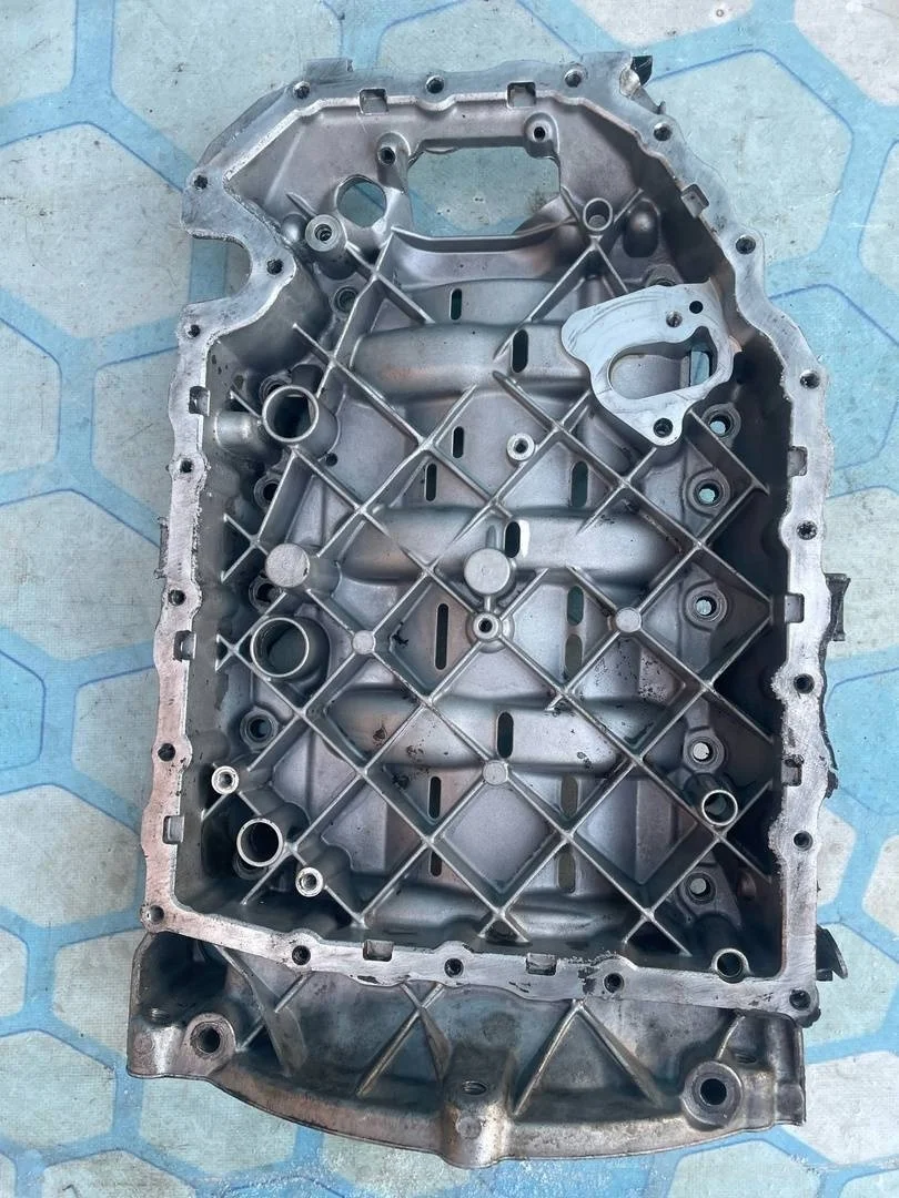 Поддон масляный двигателя VW Passat 2005-2010 B6