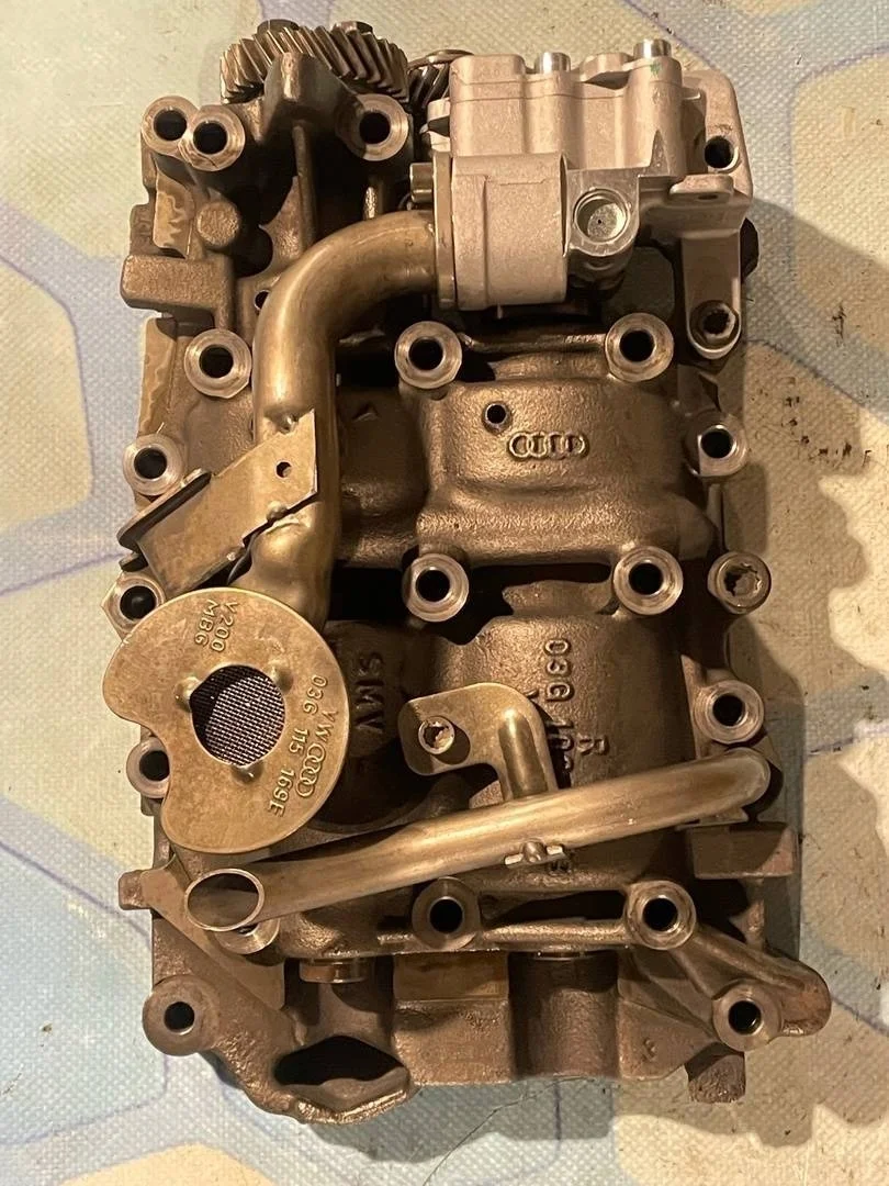 Масляный насос VW Passat 2005-2010 B6