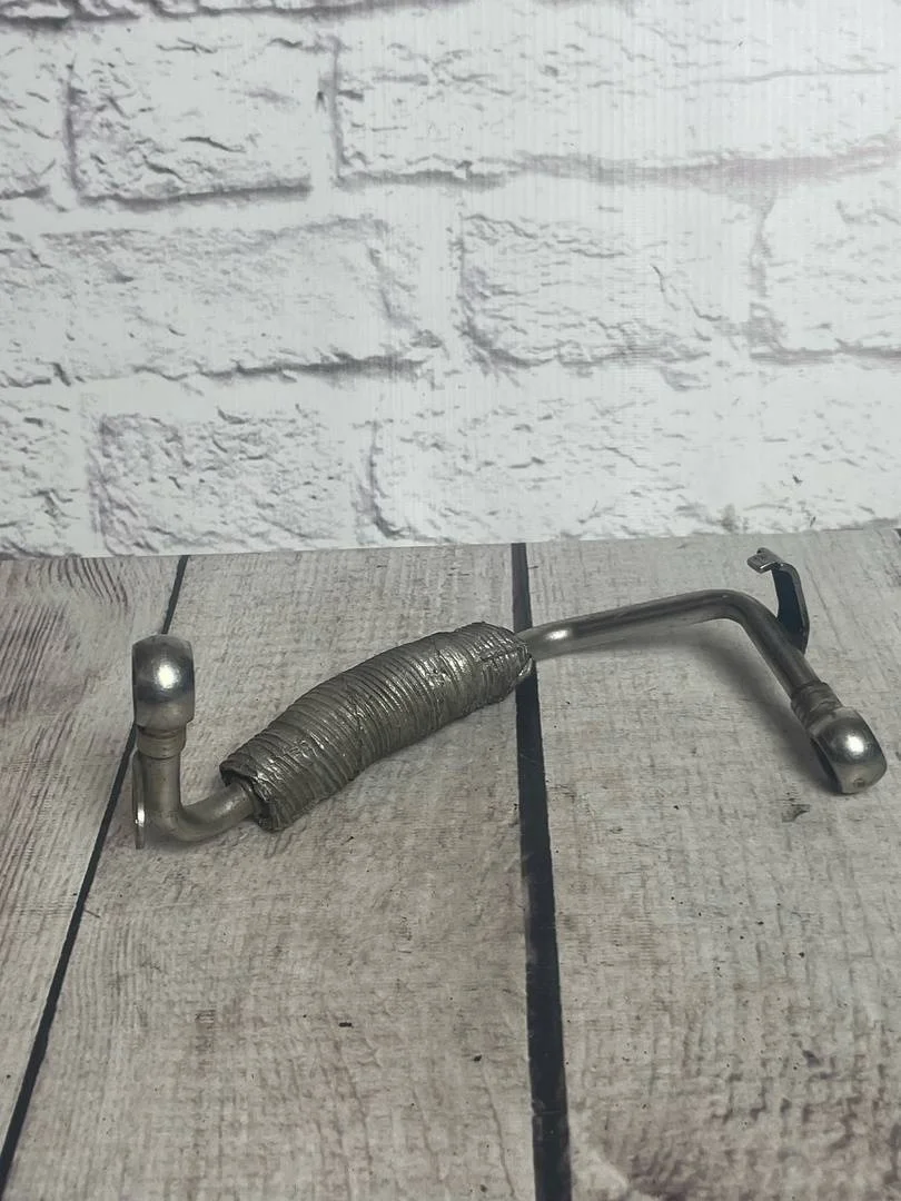 Трубка турбины VW Passat 2005-2010 B6