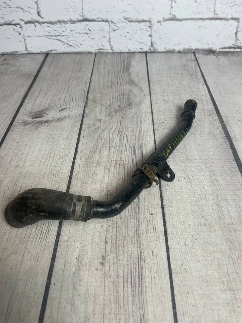 Трубка системы охлаждения двс металл VW Passat 2005-2010 B6