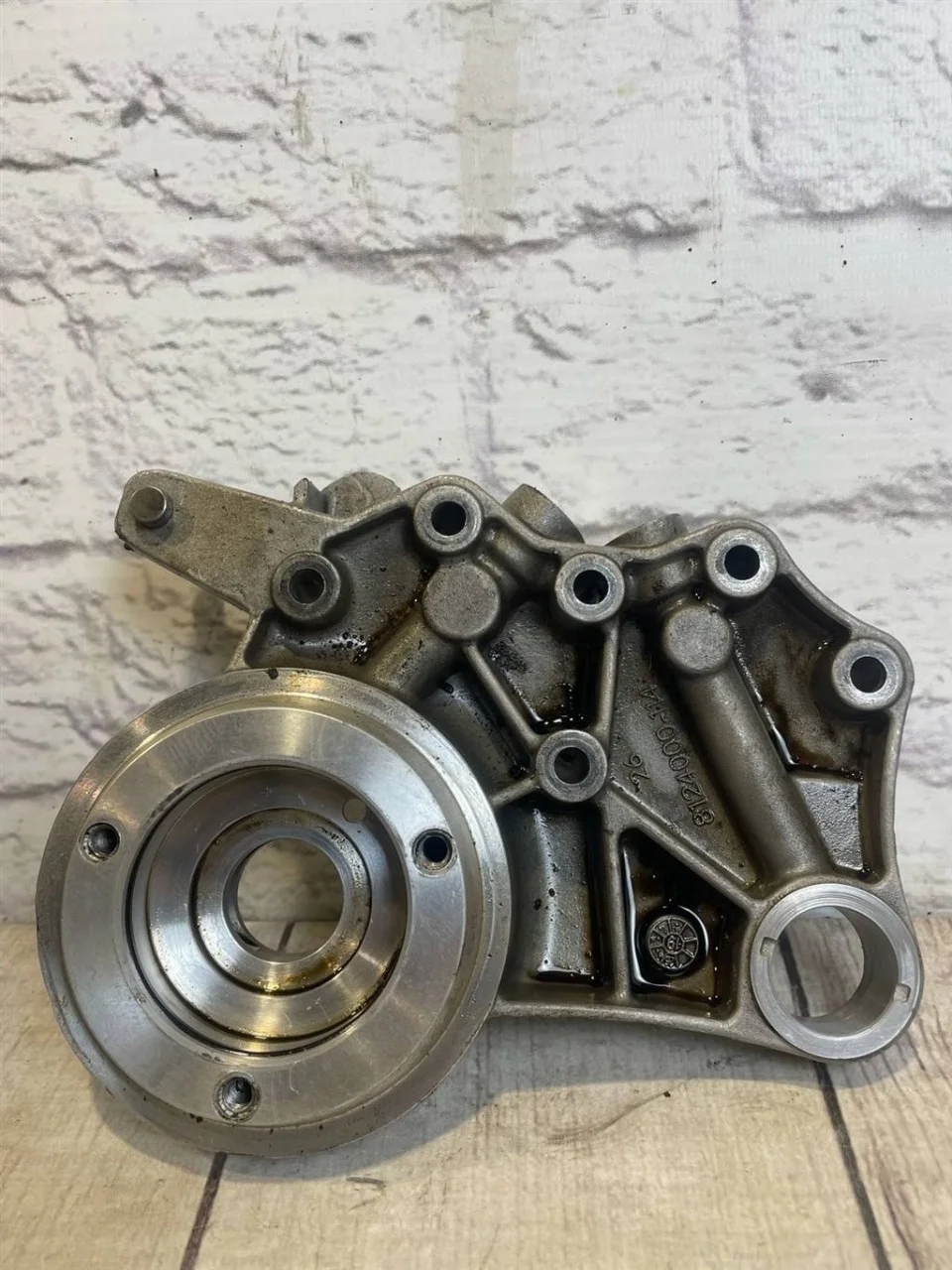 Крышка распредвала VW Passat 2005-2010 B6