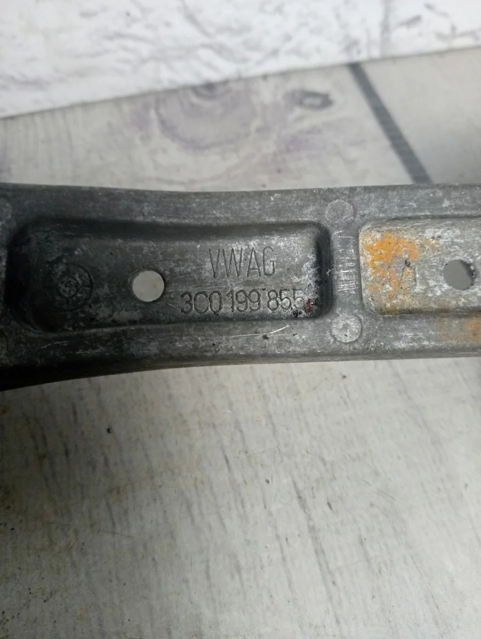 Опора двигателя VW Passat 2005-2010 B6