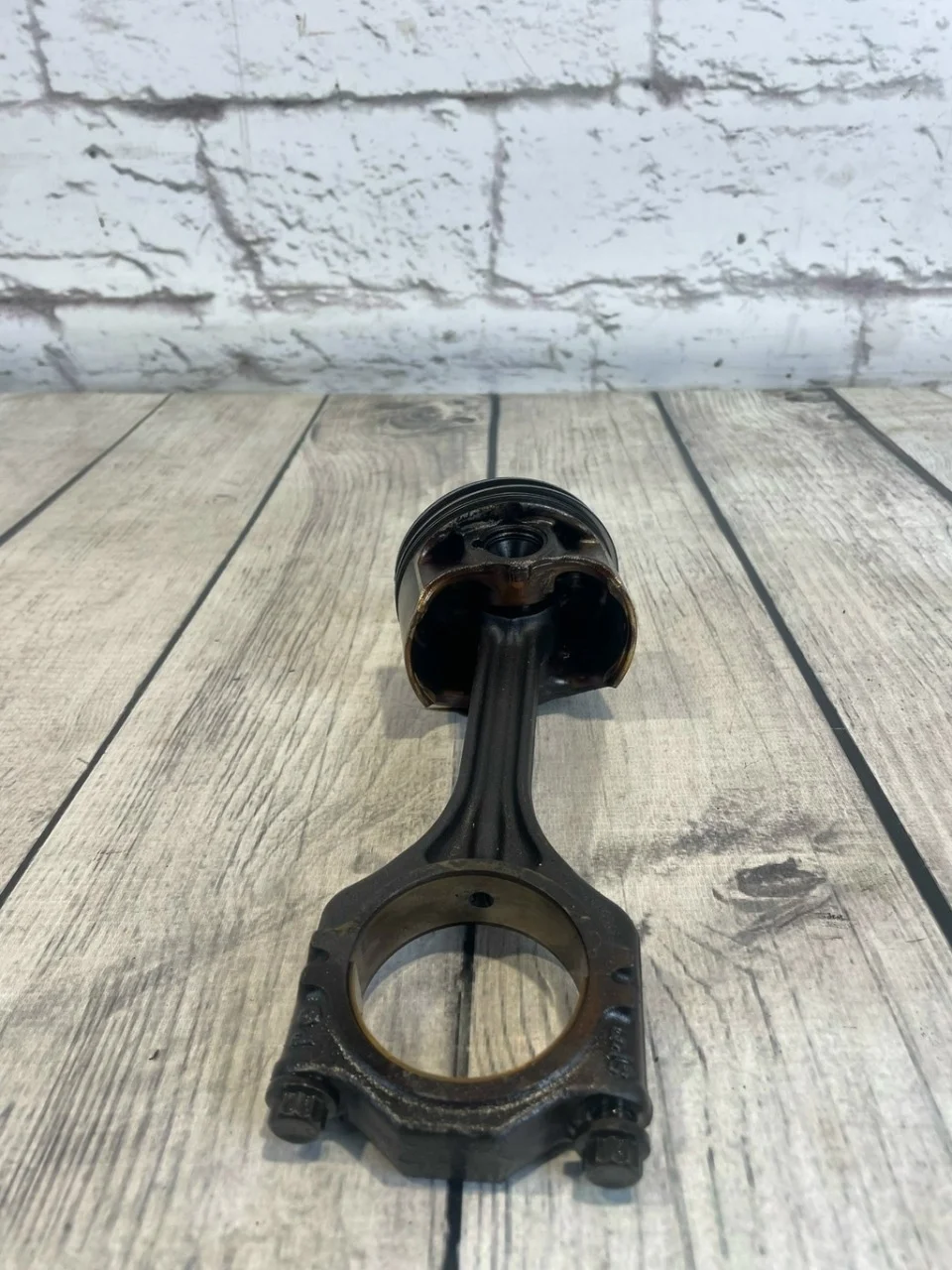 Поршень в сборе шатуном VW Passat 2005-2010 B6