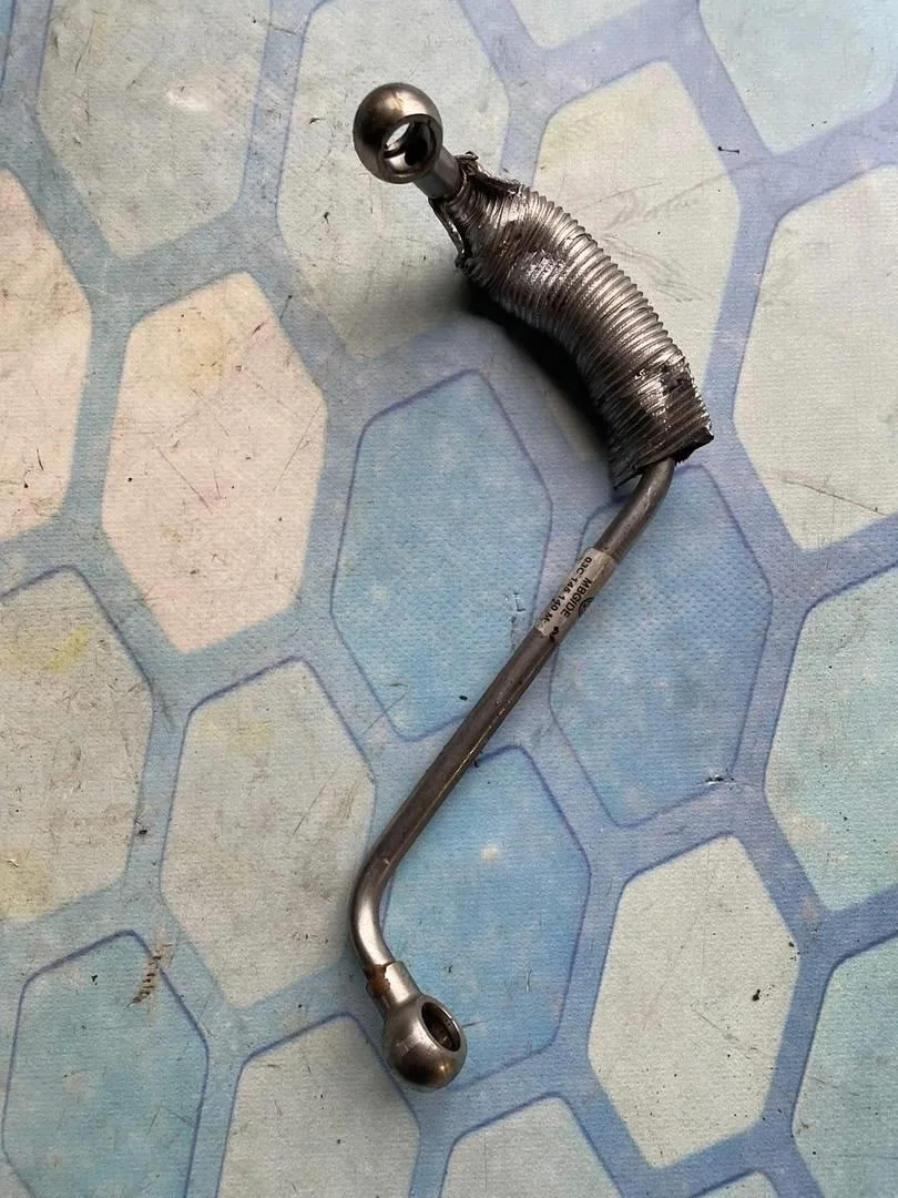 Трубка масляная VW Passat 2010-2016 B7