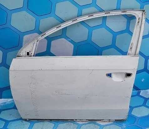 Дверь передняя левая VW Passat 2010-2016 B7