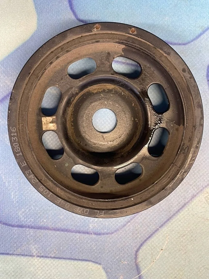 Шкив коленвала VW Passat 2016-2021 B8