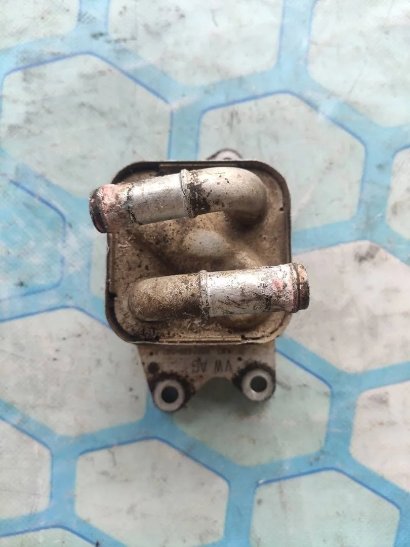 Радиатор масляный VW Polo 5 2009-2015