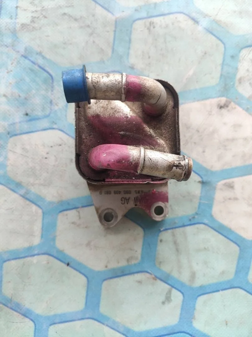 Радиатор масляный VW Polo 5 2009-2015