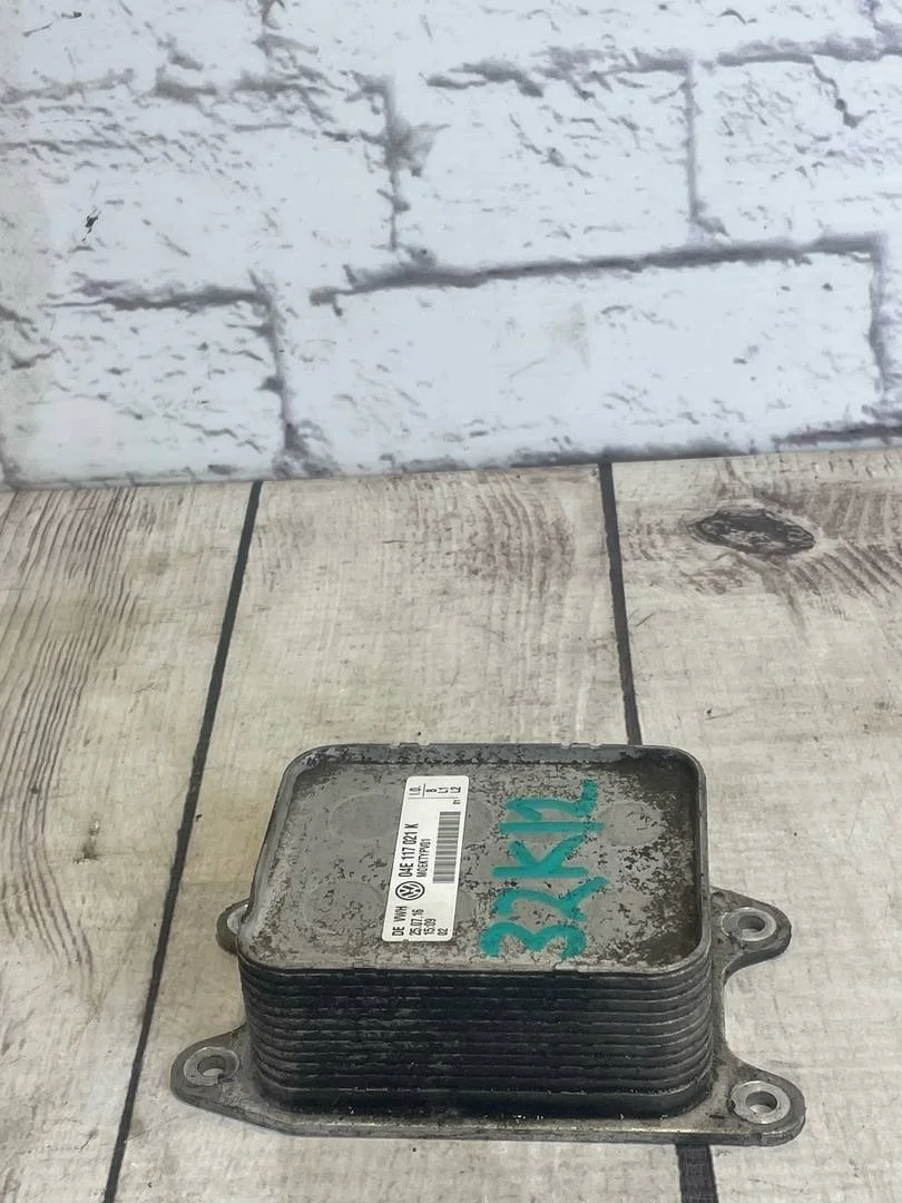 Радиатор масляный Audi Q3 2011-2014 8U