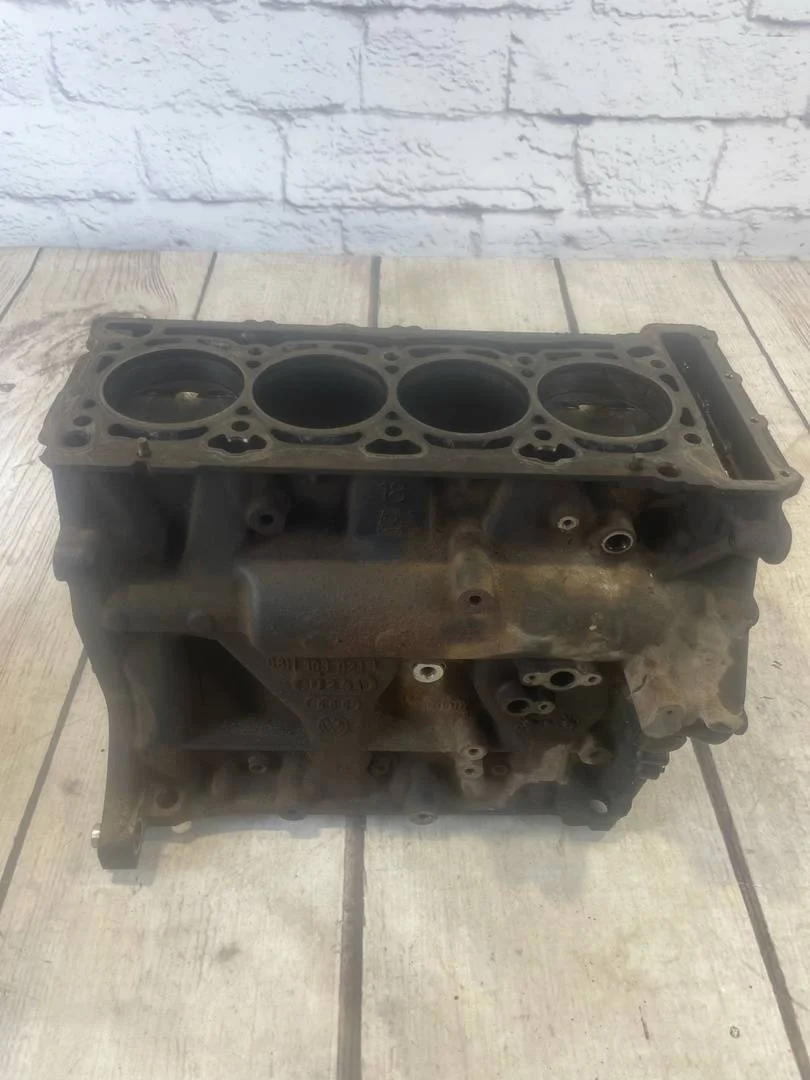 Блок цилиндров двигателя сборе Audi Q3 2011-2014 8U