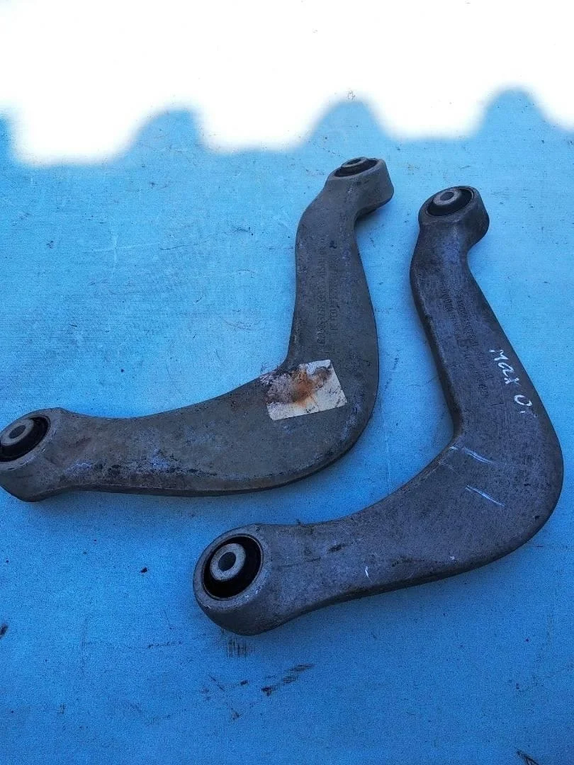 Рычаг задней балки верхний левый Audi Q5 2008-2012 8R