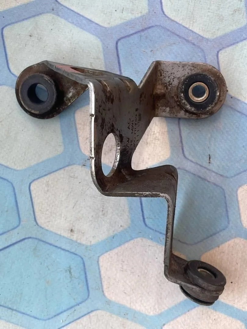 Кронштейн крепления троса кпп Skoda Octavia 2004-2013 A5