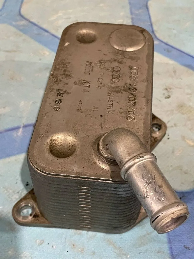 Радиатор масляный Skoda Octavia 2004-2013 A5