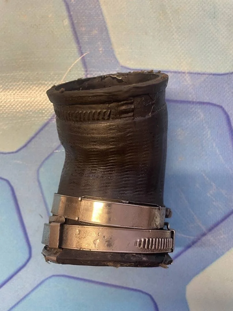 Патрубок интеркулера Skoda Octavia 2004-2013 A5