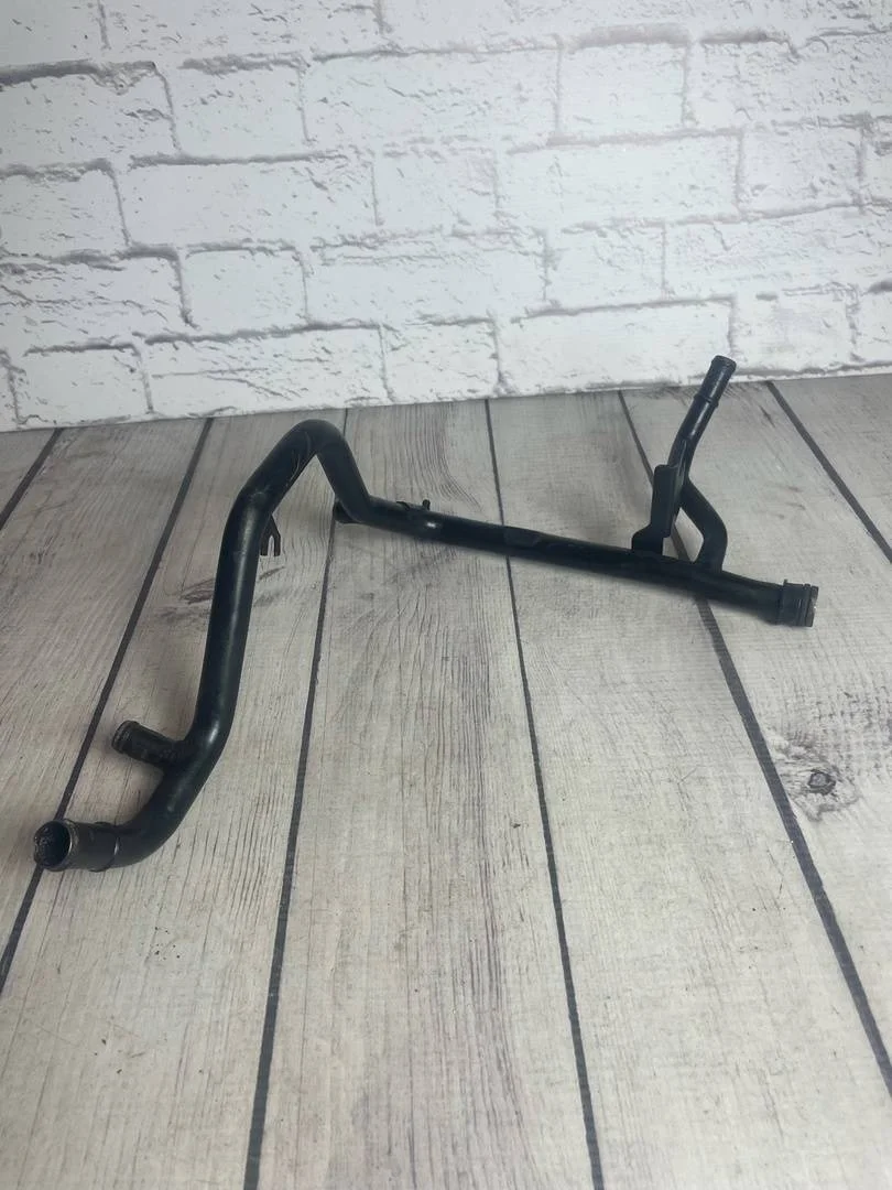 Трубопровод системы охлаждения Skoda Octavia 2004-2013 A5