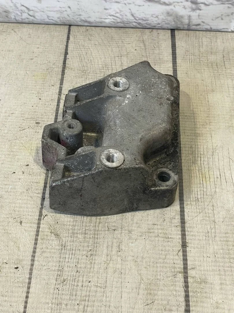 Кронштейн кпп Skoda Octavia 2004-2013 A5