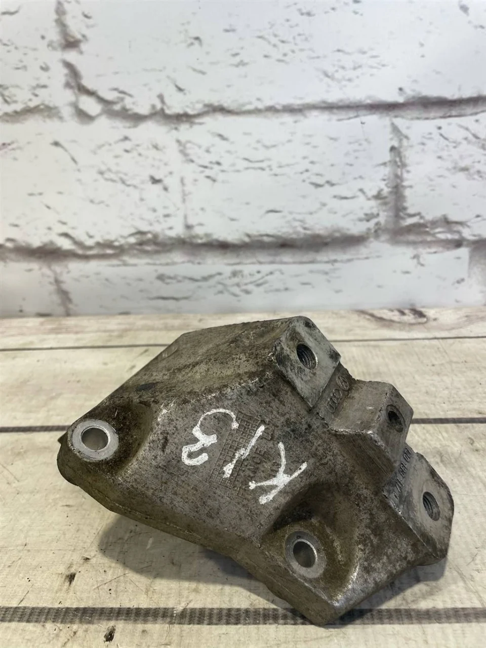 Кронштейн кпп левый Skoda Octavia 2004-2013 A5