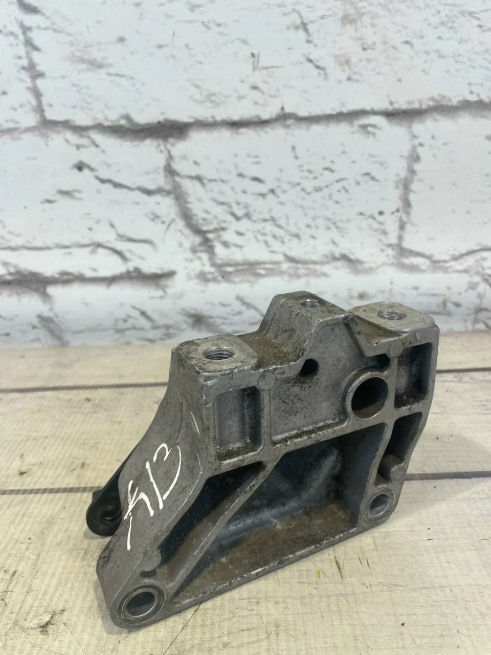 Кронштейн кпп Skoda Octavia 2004-2013 A5