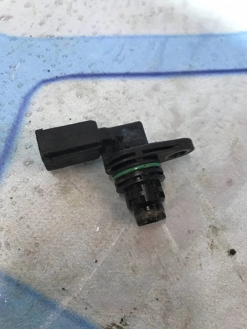 Датчик положения распредвала Skoda Yeti 2014-..