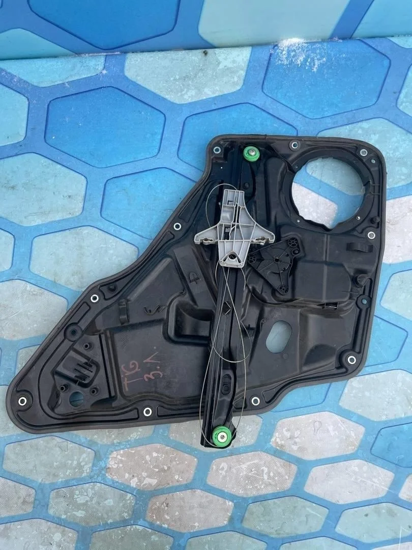 Стеклоподъемник задний левый VW Tiguan 1 2007-2011