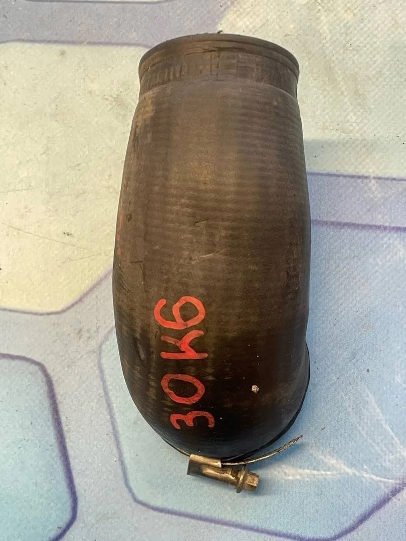 Патрубок интеркулера VW Tiguan 1 2007-2011