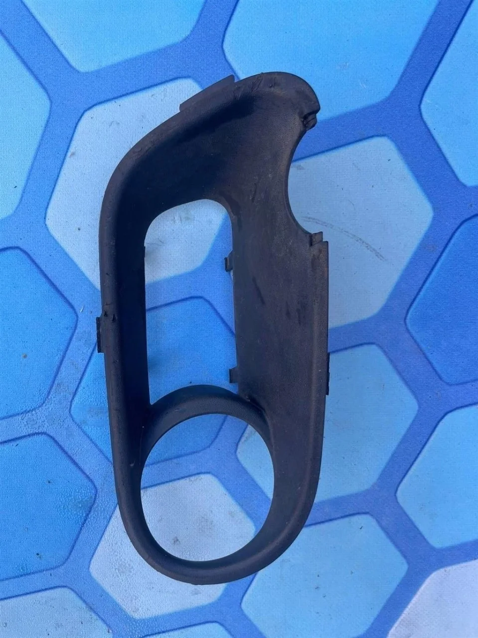 Решетка бампера левая под птф VW Touareg 1 2002-2007