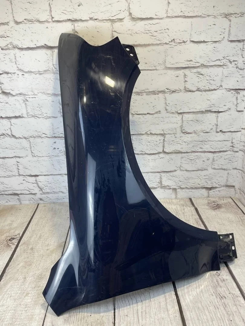 Крыло переднее правое VW Touareg 1 2002-2007