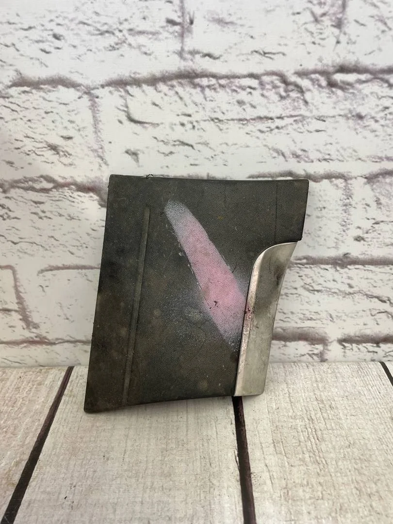 Молдинг переднего левого крыла VW Touareg 1 2002-2007