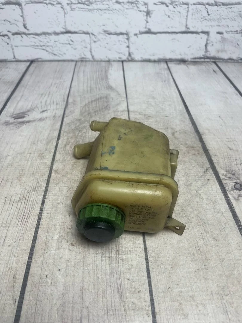 Бачок гур VW Touareg 1 2002-2007