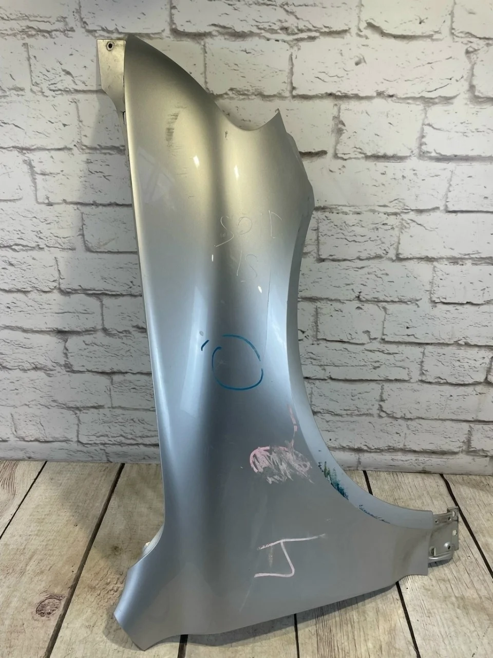 Крыло переднее правое VW Touareg 1 2002-2007