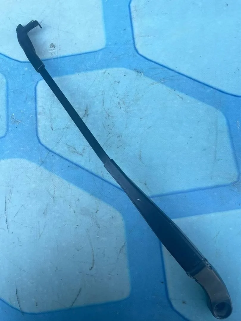 Поводок стеклоочистителя переднего VW Touareg 1 2007-2010