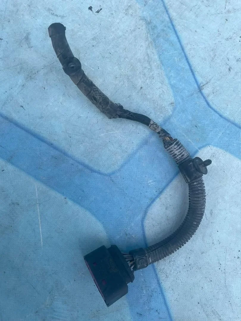 Фишка на фару VW Touareg 1 2007-2010