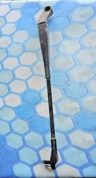 Поводок стеклоочистителя переднего VW Touareg 1 2007-2010