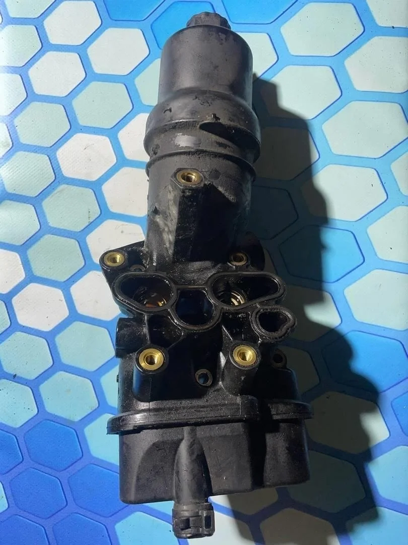 Корпус масляного фильтра VW Touran 2003-2010