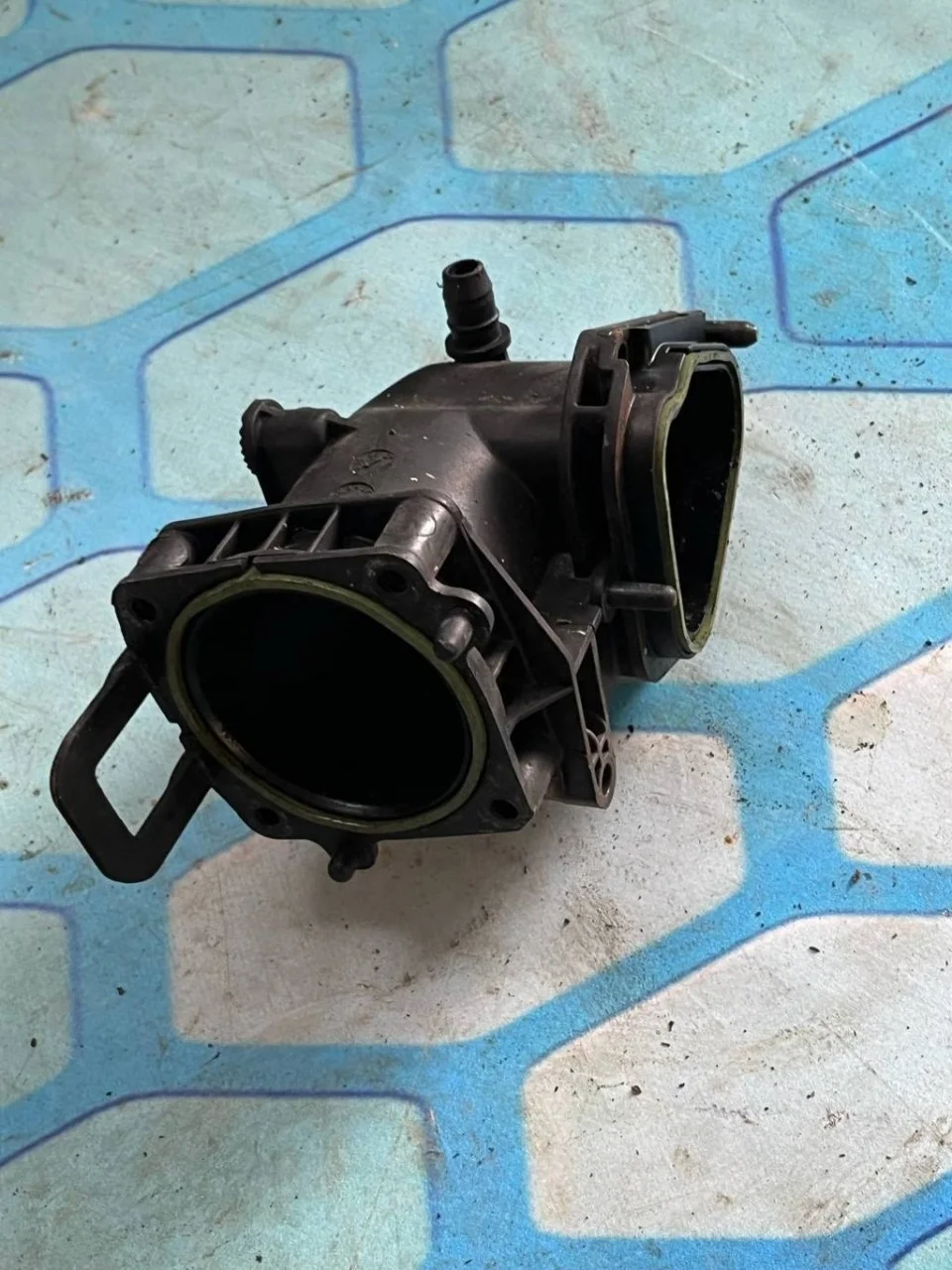 Патрубок воздуховод двс VW Touran 2 2010-2016