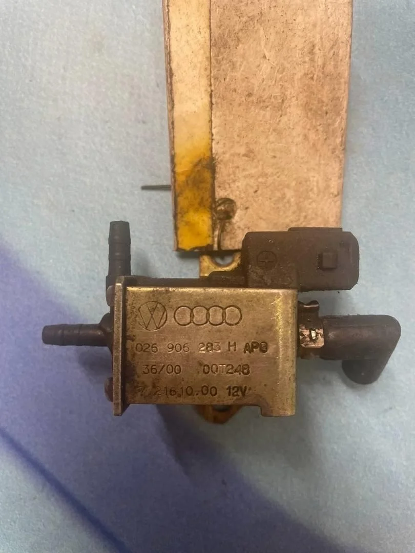 Клапан перепускной Audi TT 1998-2006 8N3