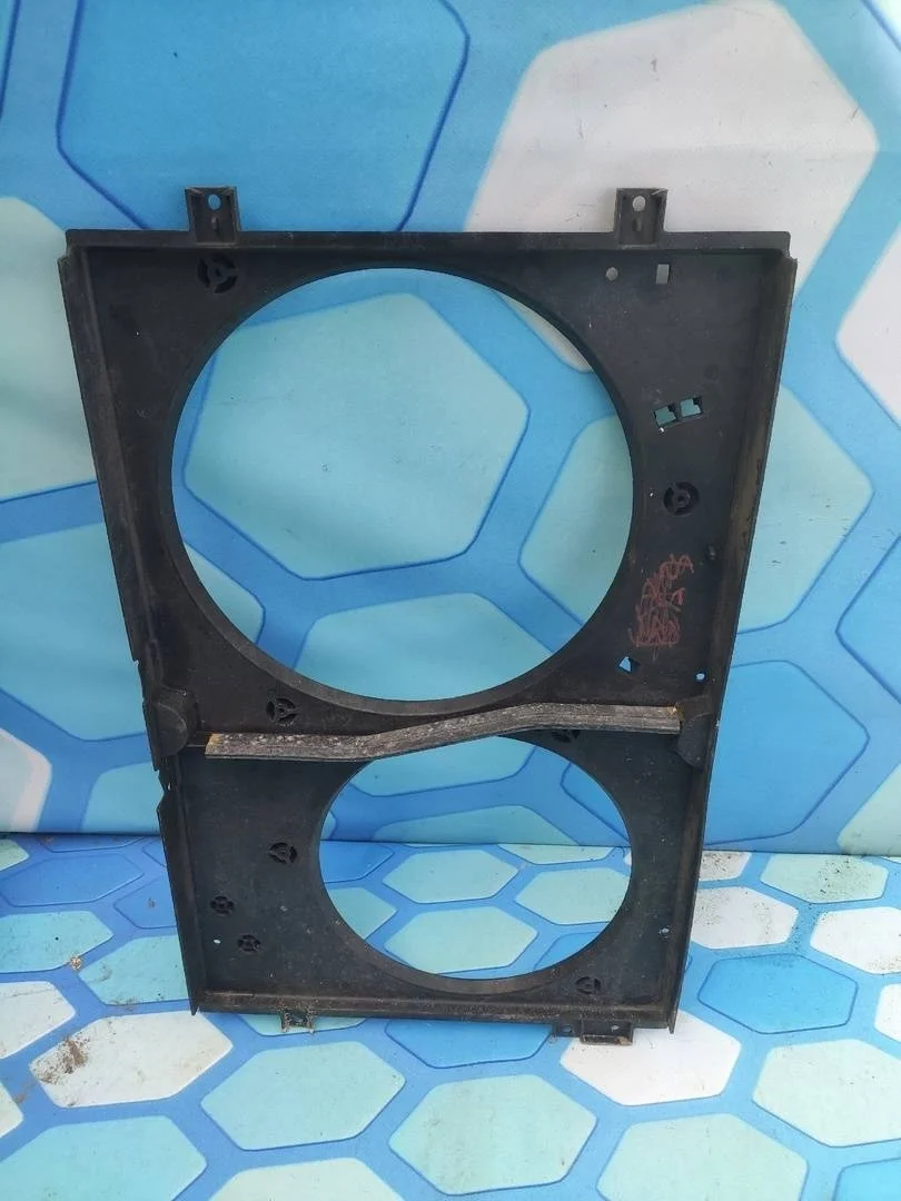 Диффузор вентилятора Audi TT 1998-2006 8N3