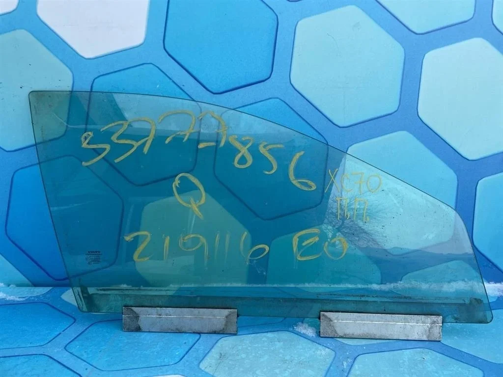 Стекло двери переднее правое Volvo XC70 Cross Country 2000-2006