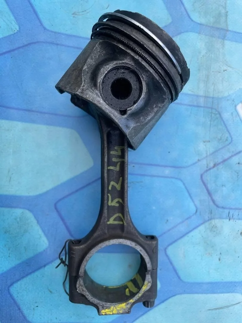 Поршень в сборе шатуном Volvo XC90 2002-2015