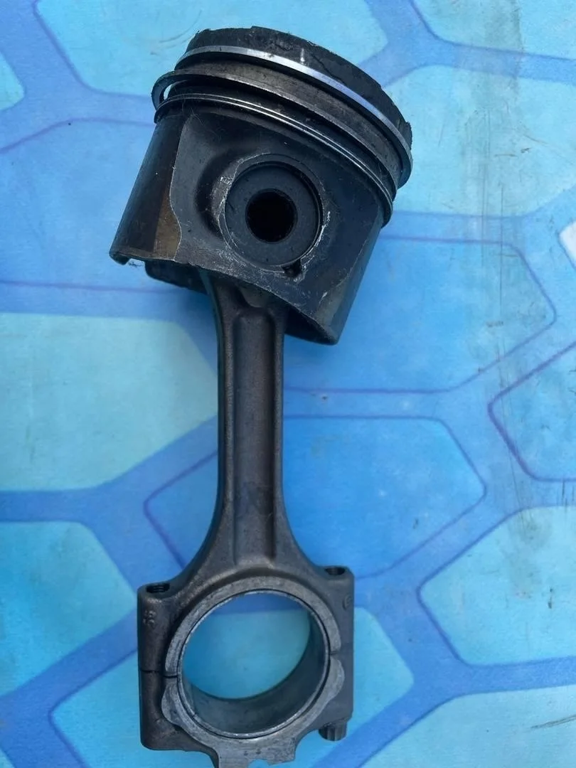 Поршень в сборе шатуном Volvo XC90 2002-2015