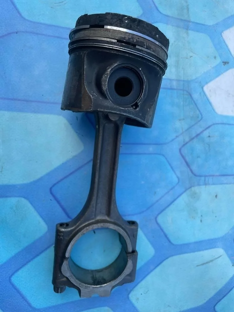 Поршень в сборе шатуном Volvo XC90 2002-2015