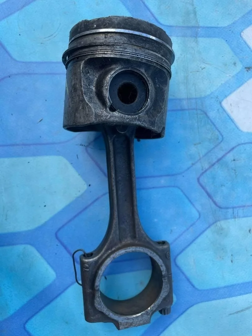 Поршень в сборе шатуном Volvo XC90 2002-2015