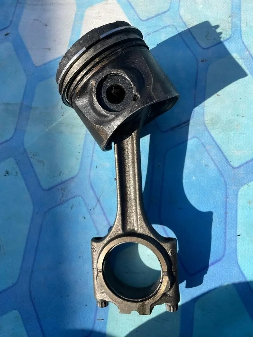 Поршень в сборе шатуном Volvo XC90 2002-2015