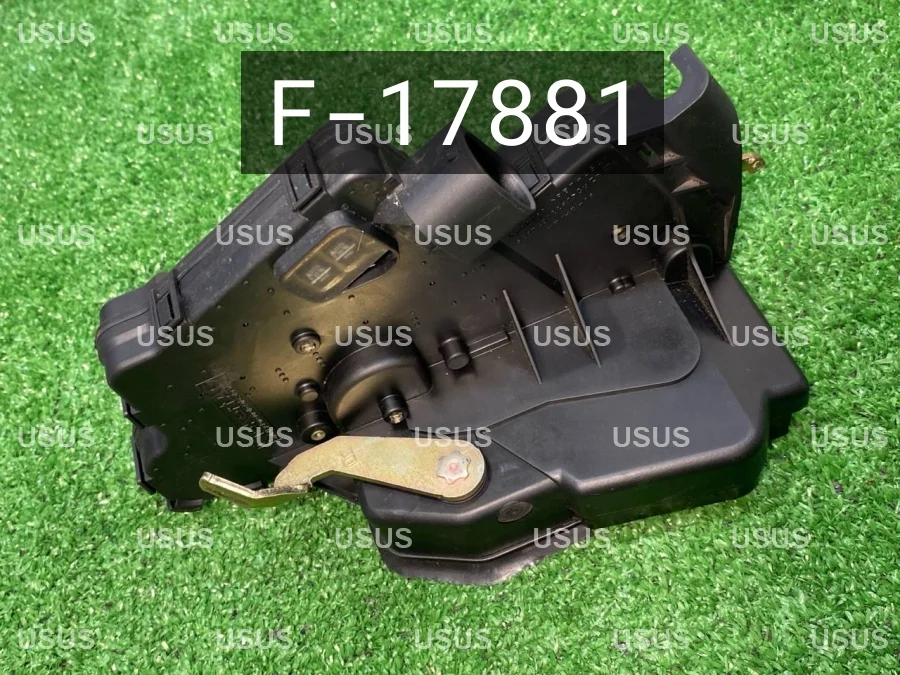 Замок двери задний правый BMW БМВ E46 Е46