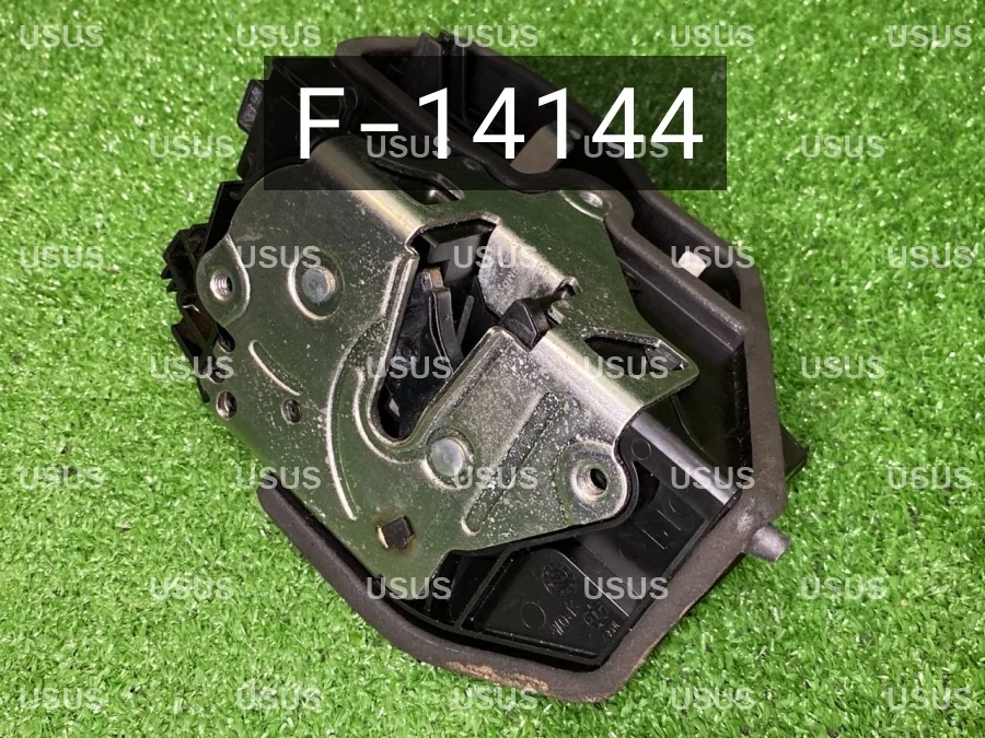 Замок двери задний правый BMW БМВ E65 Е65 E66 Е66 E60 Е60 F11 Ф11 F10 Ф10 E87 Е87 E71 Е71 E70 Е70 E61 Е61