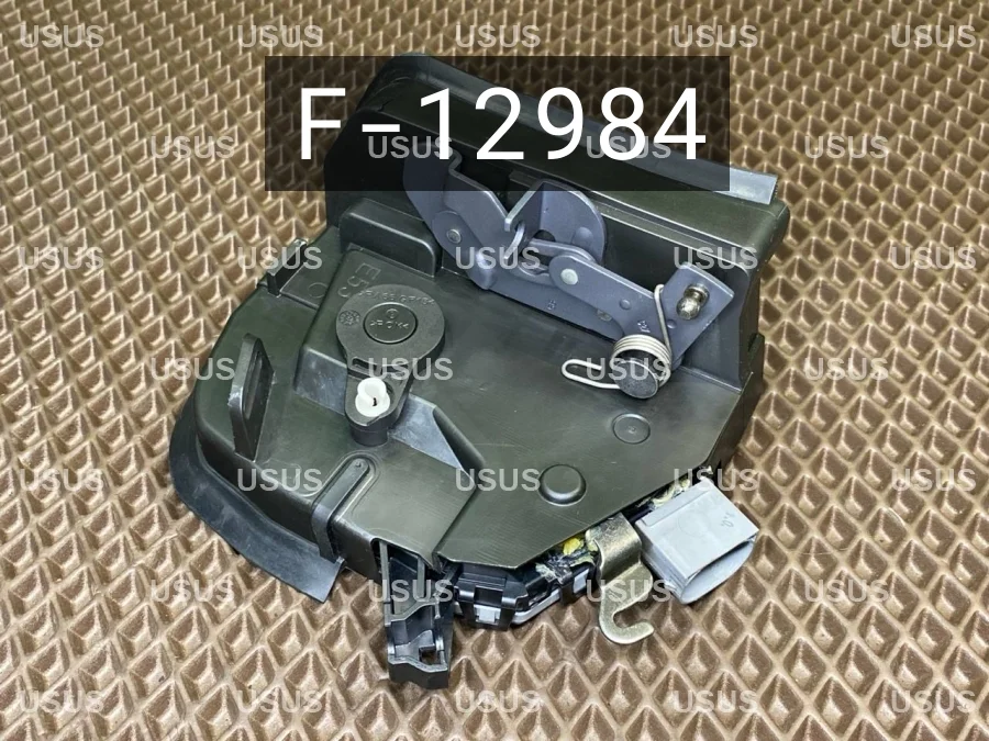 Замок двери задний левый BMW БМВ E53 Е53