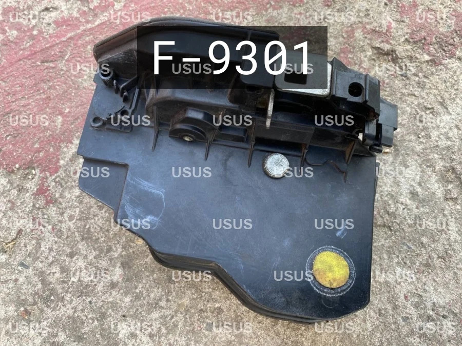 Замок двери передний левый BMW БМВ E65 Е65 E66 Е66 E60 Е60 E85 Е85 F11 Ф11 F10 Ф10 E88 Е88 E87 Е87 E82 Е82 E81 Е81 E71 Е71 E70 Е70 E61 Е61